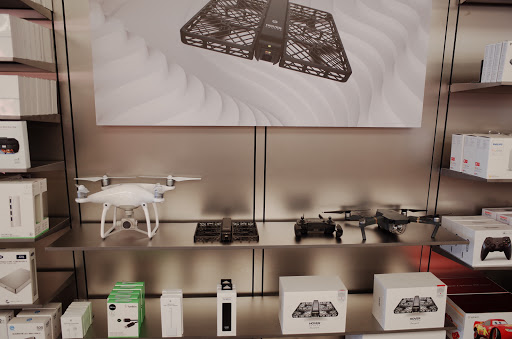 Computer Store «Apple Main Place», reviews and photos, 120 W Jefferson Ave, Naperville, IL 60540, USA