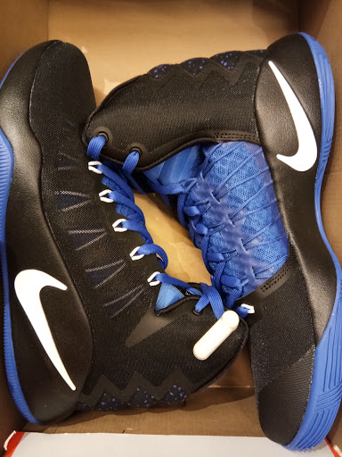 Clothing Store «Nike Factory Store», reviews and photos, 4101 S Carrollton Ave, New Orleans, LA 70119, USA