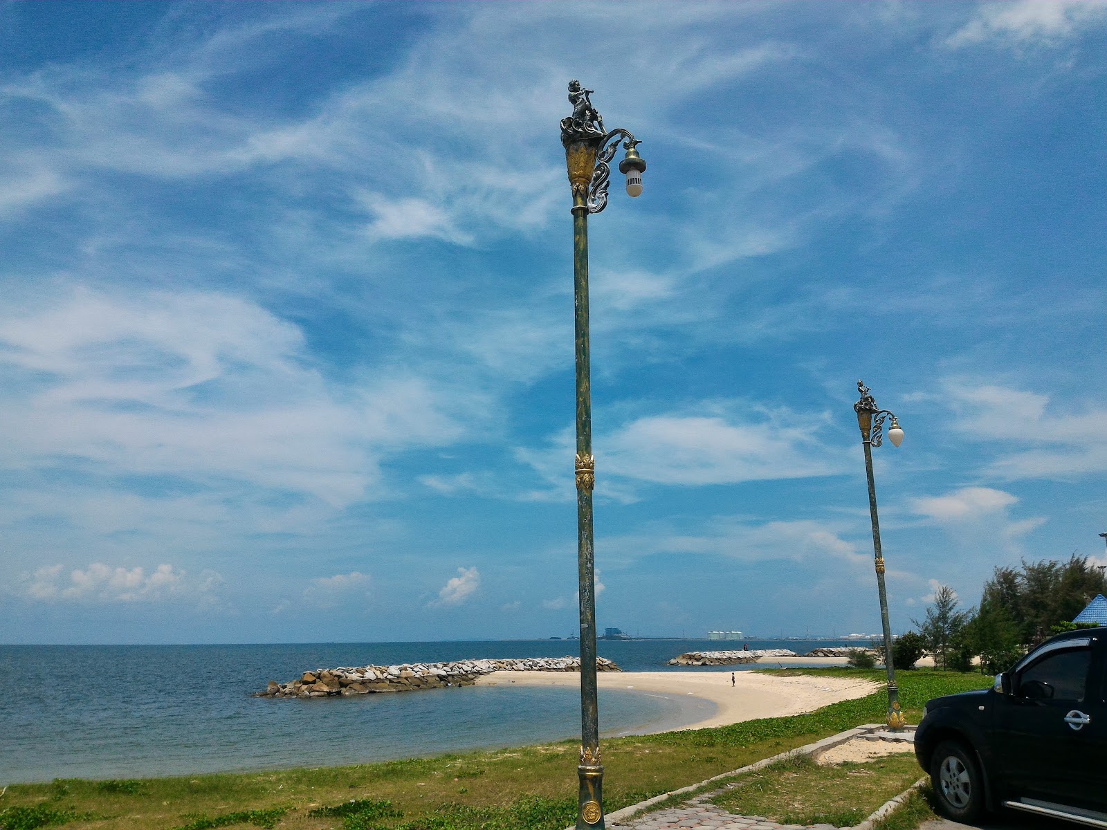 Zdjęcie PMY Beach - popularne miejsce wśród znawców relaksu