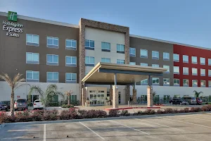 Holiday Inn Express & Suites Houston East - Beltway 8, an IHG Hotel image