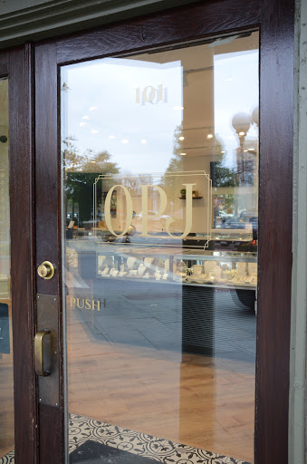 Jewelry Store «Oak Park Jewelers», reviews and photos, 101 S Marion St, Oak Park, IL 60302, USA