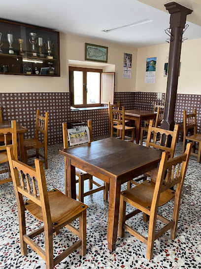 Bar El Curbiellu - Barrio del Curbiellu, 2, Pion, 33314 Villaviciosa, Asturias, Spain