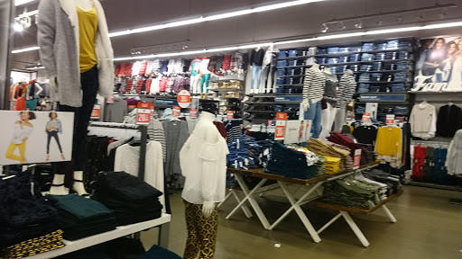 Clothing Store «Old Navy», reviews and photos, 3470 W Century Blvd, Inglewood, CA 90303, USA