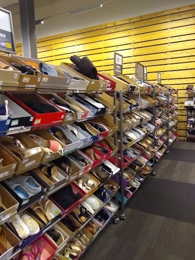 Shoe Store «DSW Designer Shoe Warehouse», reviews and photos, 7896 Dublin Blvd, Dublin, CA 94568, USA