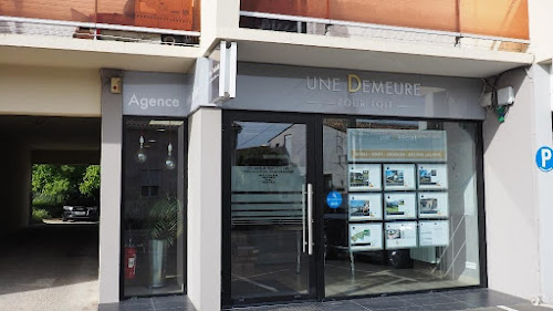 Agence immobilière UNE DEMEURE POUR TOIT Agence immobilière FNAIM Saint-Médard-en-Jalles