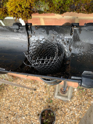 Ben’s Gutters Oxfordshire - Residential & Commercial Gutter Cleaning - House cleaning service