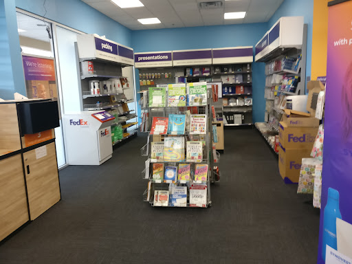 Print Shop «FedEx Office Print & Ship Center», reviews and photos, 11381 Causeway Blvd, Brandon, FL 33511, USA