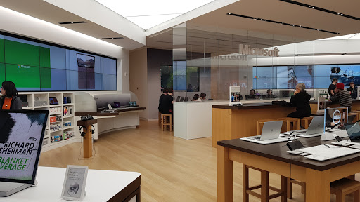 Computer Store «Microsoft Store - Mall at Millenia», reviews and photos, 4200 Conroy Rd #220, Orlando, FL 32839, USA