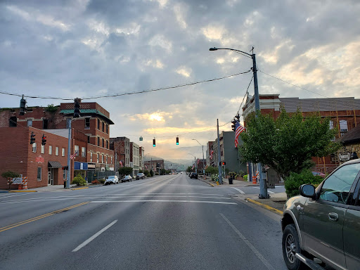 Coffee Shop «Shades Café & Steakhouse», reviews and photos, 2119 W Cumberland Ave, Middlesboro, KY 40965, USA