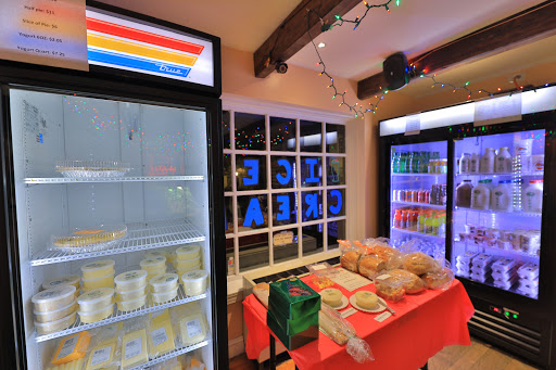 Shopping Mall «Village Centre», reviews and photos, 776 Walker Rd, Great Falls, VA 22066, USA