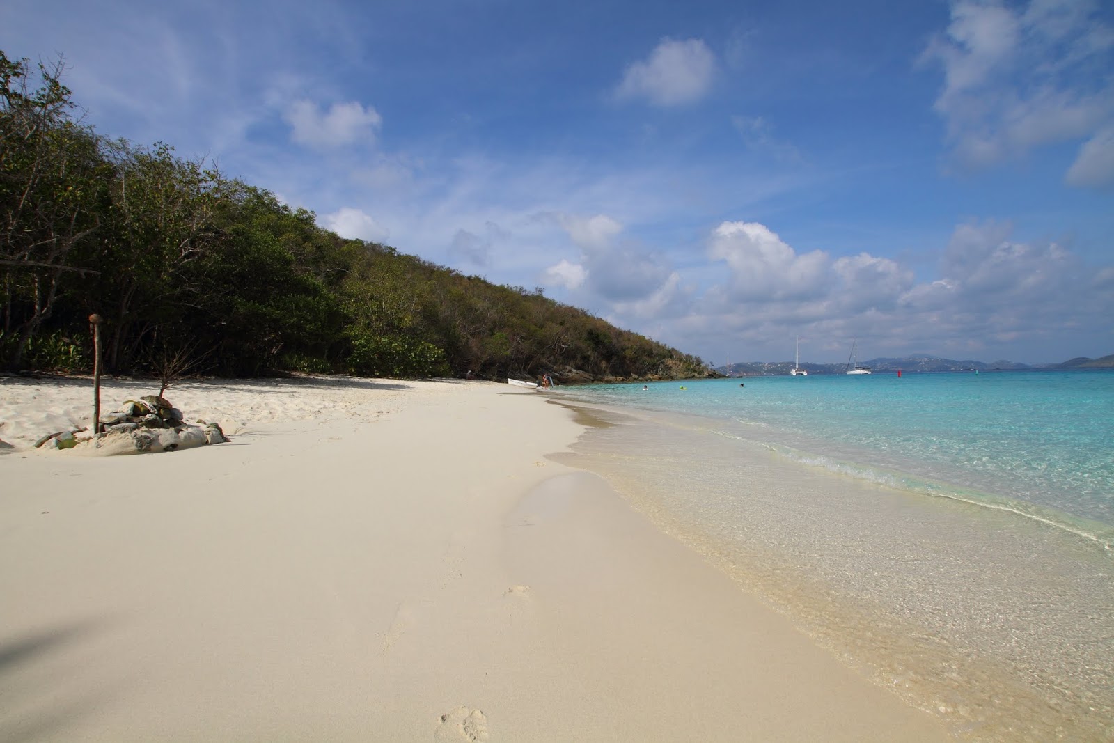 Salomon beach'in fotoğrafı ve güzel manzarası