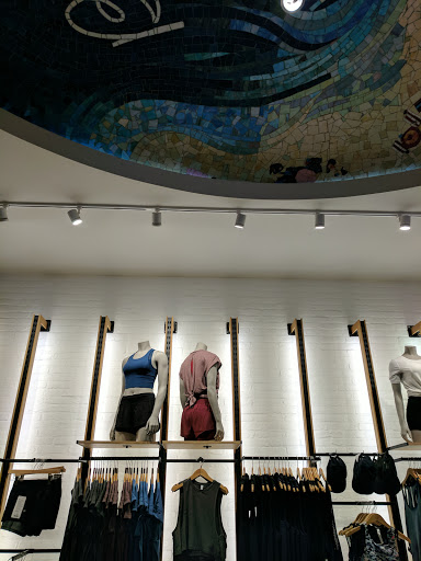 Sportswear Store «lululemon», reviews and photos, 1457 3rd Street Promenade, Santa Monica, CA 90401, USA