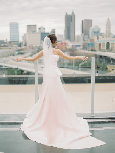 Bridal Shop «La Jeune Mariee Bridal Collection», reviews and photos, 139 E Main St, Columbus, OH 43215, USA