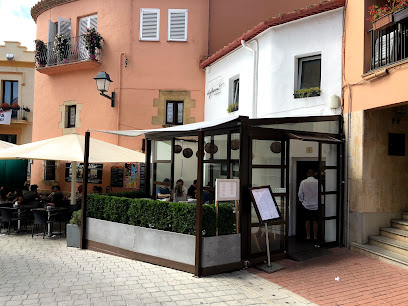 Diferent Restaurant Begur - Carrer Pi i Ralló, 10, 17255 Begur, Girona, Spain