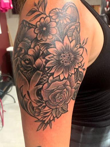 Explore meaningful finger tattoo ideas, creative tattoo ideas in Cape Coral, available at UNRIVALED INK