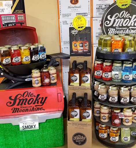 Liquor Store «Interstate Wine & Spirits», reviews and photos, 1427 Interstate Dr, Cookeville, TN 38501, USA
