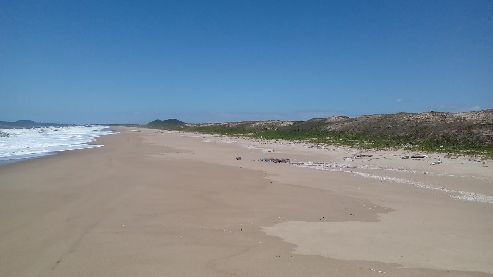 Fotografija Velika plaža z svetel pesek površino