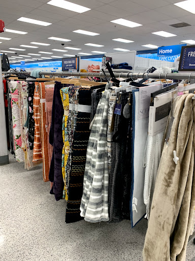 Clothing Store «Ross Dress for Less», reviews and photos, 1535 Market Pl Blvd, Cumming, GA 30041, USA