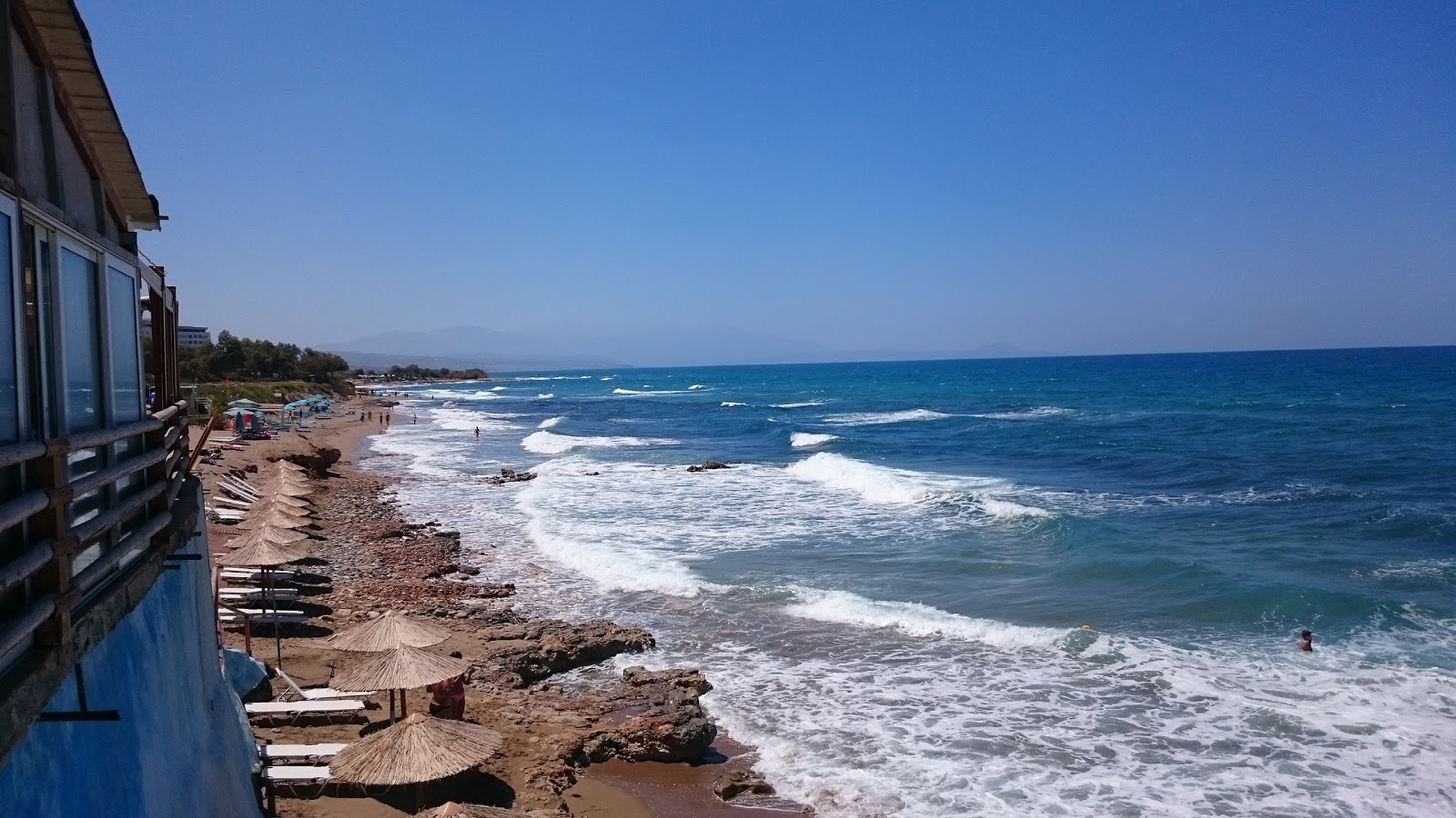 Skaleta beach'in fotoğrafı ve yerleşim