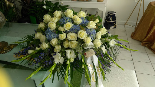 Florist «Plump Chicago Flower Shop», reviews and photos, 411 E Oakwood Blvd, Chicago, IL 60653, USA