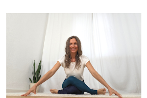 Good Vibes Yoga - Elisabeth Panzer image
