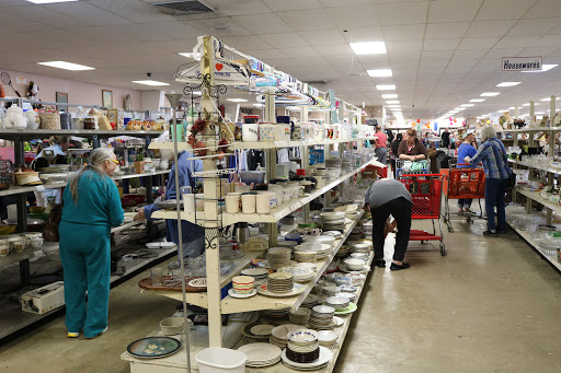 Thrift Store «Downtown Rescue Mission Thrift», reviews and photos, 2616 Spring Ave SW, Decatur, AL 35601, USA