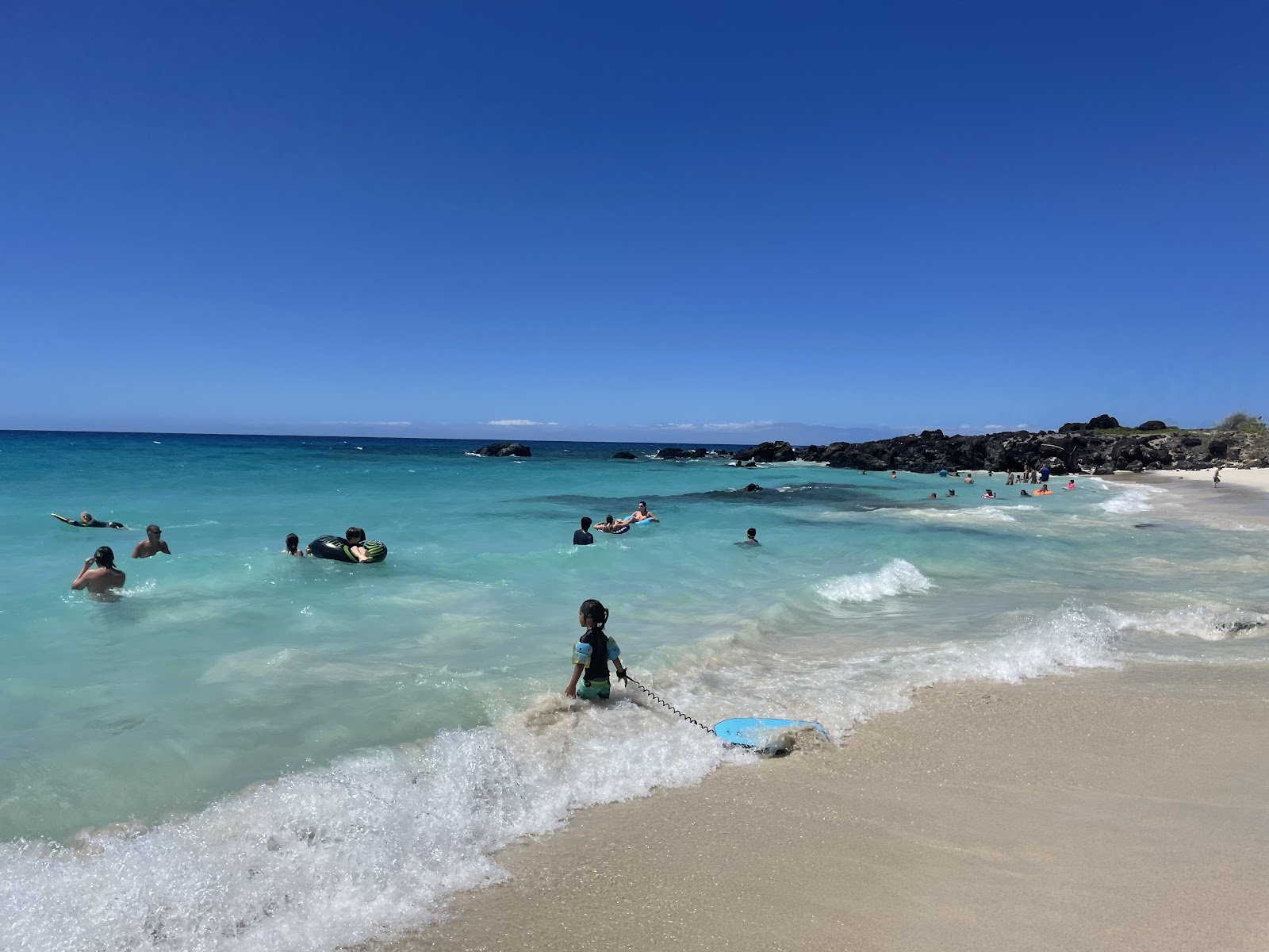 Photo de Plage de Manini'owali zone des équipements
