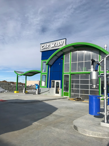 Wash and Glow Car Wash en Casper