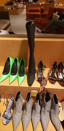 Department Store «Barneys New York, Copley Place», reviews and photos, 100 Huntington Ave, Boston, MA 02116, USA