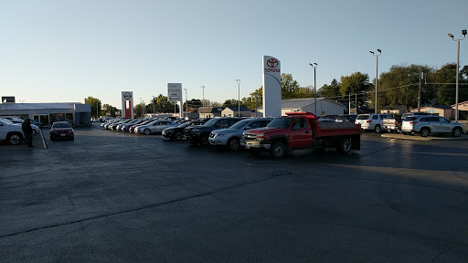 Car Dealer «Ken Nelson Auto Plaza, Inc.», reviews and photos, 1100 N Galena Ave, Dixon, IL 61021, USA