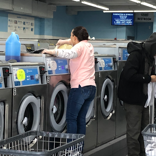Laundromat «Giant Laundry», reviews and photos, 2861 Webster Ave, Bronx, NY 10458, USA