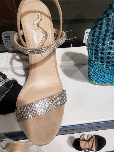 Shoe Store «DSW Designer Shoe Warehouse», reviews and photos, 2500 Central Park Ave, Yonkers, NY 10710, USA