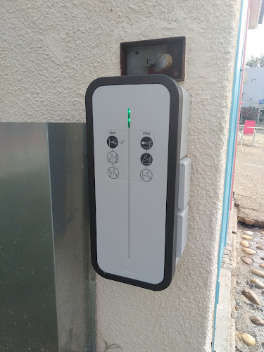 Borne de recharge de véhicules électriques Station de recharge pour véhicules électriques Arles