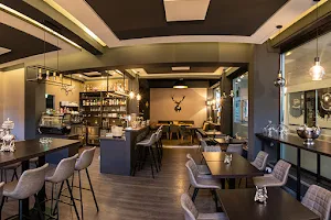 Achtender Café • Küche • Bar image