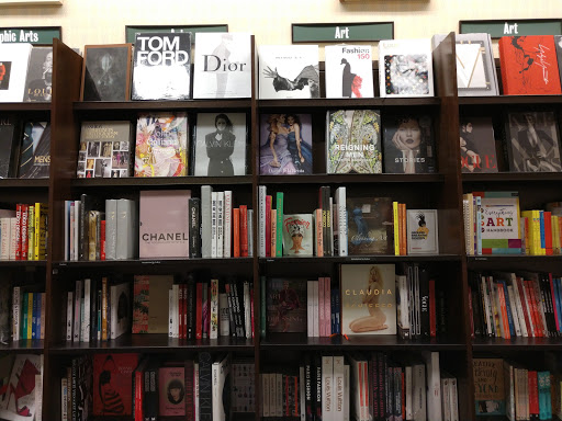 Book Store «Barnes & Noble», reviews and photos, 210 Americana Way, Glendale, CA 91210, USA