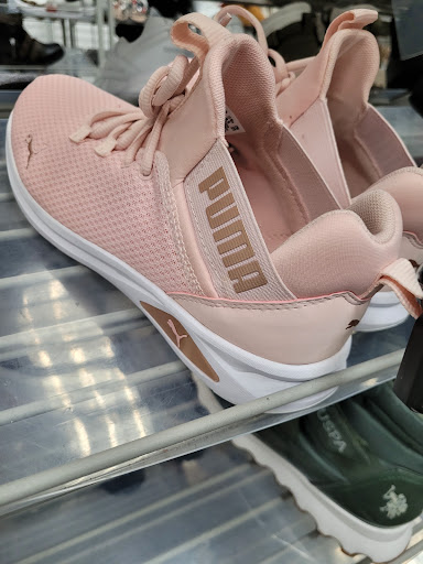 Clothing Store «Burlington Coat Factory», reviews and photos, 833 Lancaster Dr NE, Salem, OR 97301, USA