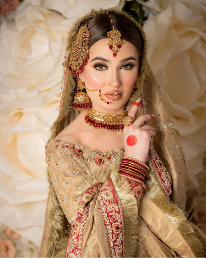 Madiha Khan MUA