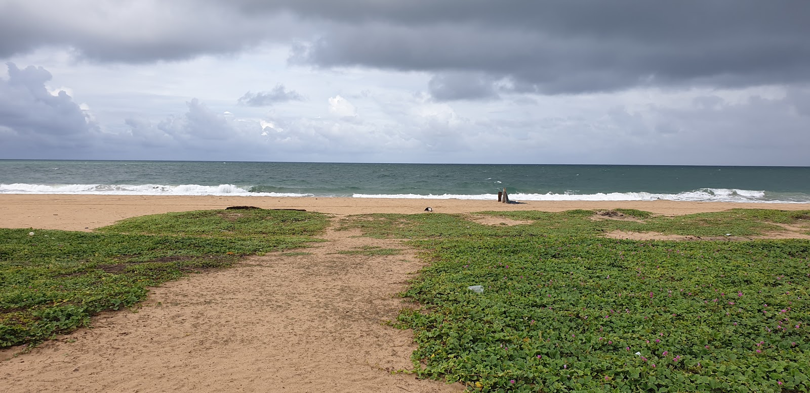 Melheim Beach'in fotoğrafı ve yerleşim