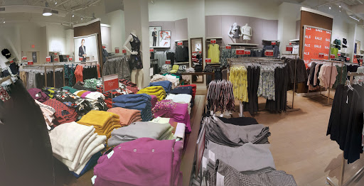 Shopping Mall «Clinton Crossing Premium Outlets», reviews and photos, 20 Killingworth Turnpike, Clinton, CT 06413, USA