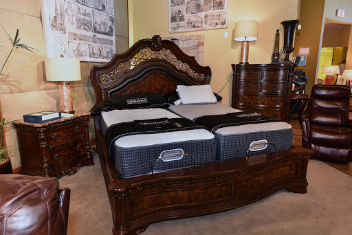 Furniture Store «Rooms To Go Express Furniture Store - Leesburg», reviews and photos, 10300 US-441 #9, Leesburg, FL 34788, USA