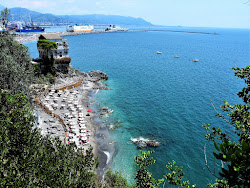 Foto von Crestarella beach und die siedlung