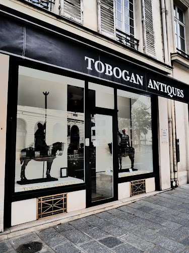 Magasin d'antiquités Tobogan Antiques Paris