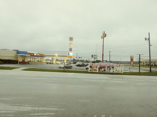 Truck Stop «Eco Travel Plaza», reviews and photos, 1897 Genesis Rd, Crossville, TN 38555, USA