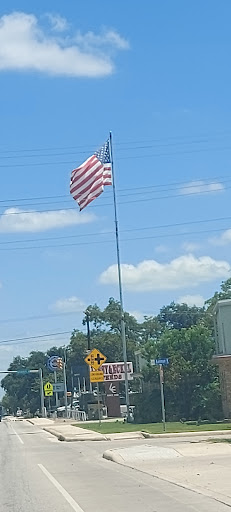 Liquor Store «B & H Spirits & Then Sum», reviews and photos, 2207 19th St, Hondo, TX 78861, USA