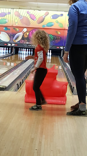 Bowling Alley «Tonawanda Bowling Center», reviews and photos, 574 Young St, Tonawanda, NY 14150, USA