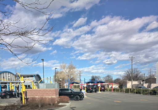 Car Wash «Breeze Thru Car Wash - Longmont», reviews and photos, 1213 Ken Pratt Blvd, Longmont, CO 80501, USA