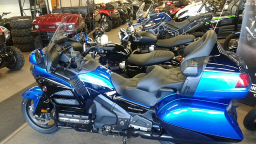 Motorcycle Dealer «Sindt Motor Sales», reviews and photos, 4460 Dodge St, Dubuque, IA 52003, USA