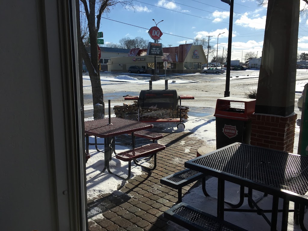 Filling Station BBQ 64063