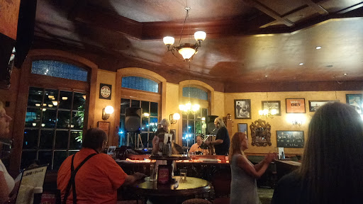 Shopping Mall «Rookwood Commons Shopping Center», reviews and photos, 3805 Edwards Rd, Cincinnati, OH 45209, USA