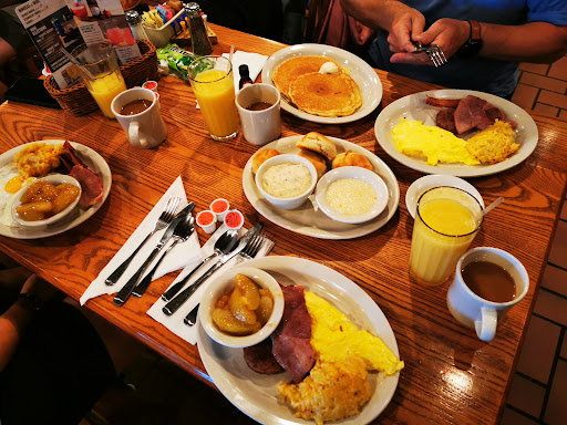 American Restaurant «Cracker Barrel Old Country Store», reviews and photos, 23030 Indian Creek Dr, Sterling, VA 20166, USA
